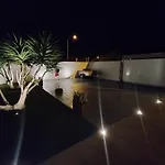 Detached With Private Pool 빌라