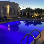 Detached With Private Pool 빌라 *