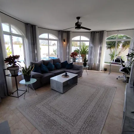 Detached With Private Pool Вилла