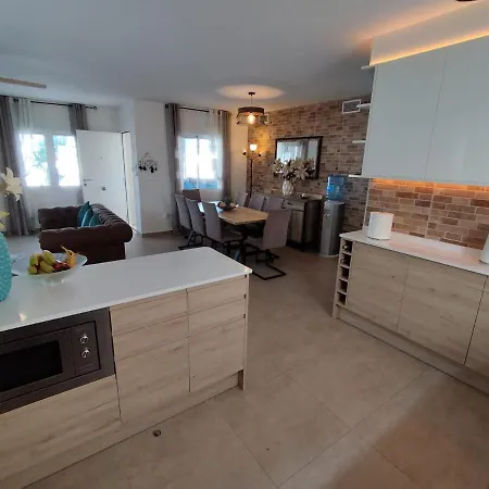 Detached With Private Pool Торевьиа