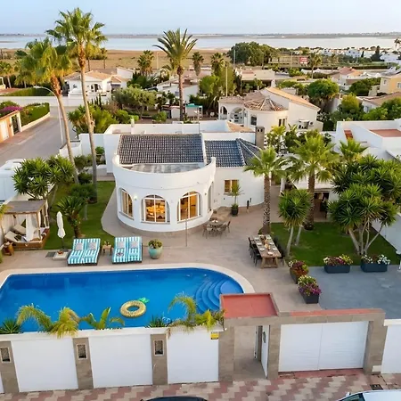 Вилла Detached With Private Pool Торевьиа