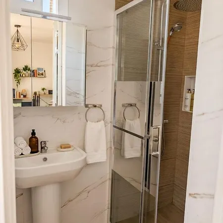 Detached With Private Pool Villa *